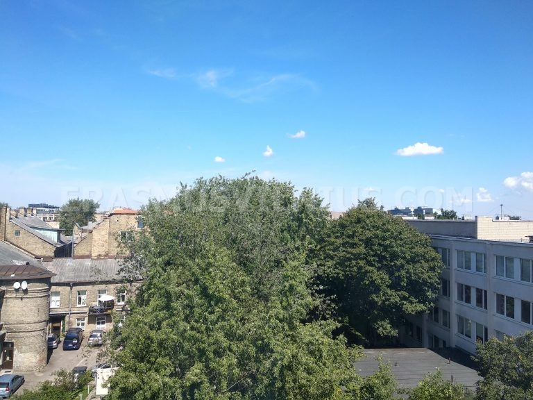 Vista esterna del palazzo dell'Appartamento Erasmus Vilnius 3 su Šaltinių gatvė, vicino al centro storico