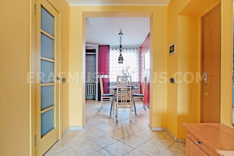 Erasmus Vilnius Appartamento 1 — camera con letto king size, Kauno gatvė nel centro storico di Vilnius