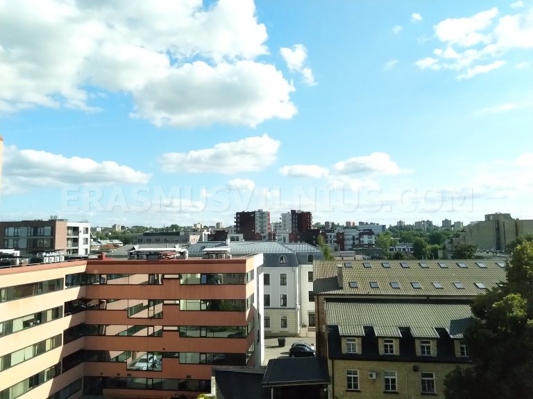 Camera arredata nell'appartamento Erasmus con 3 camere vicino al centro storico