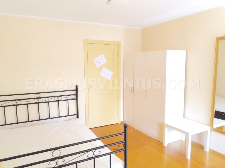 Ingresso con appendiabiti nell'appartamento per studenti Erasmus